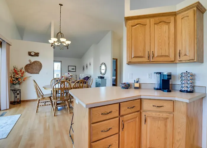 5 Mi To Dtwn: Pet-friendly 'wheatland Twin' Home! * Fargo