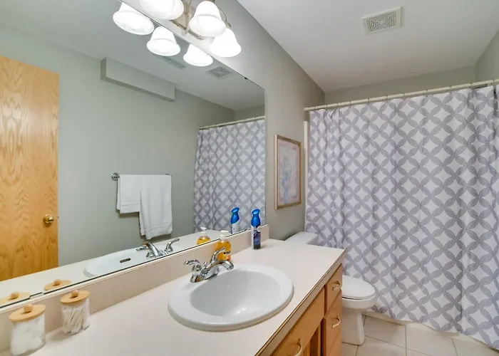 Holiday home 5 Mi To Dtwn: Pet-friendly 'wheatland Twin' Home! *