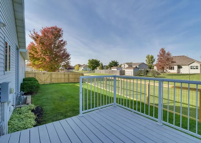 Holiday home 5 Mi To Dtwn: Pet-friendly 'wheatland Twin' Home!