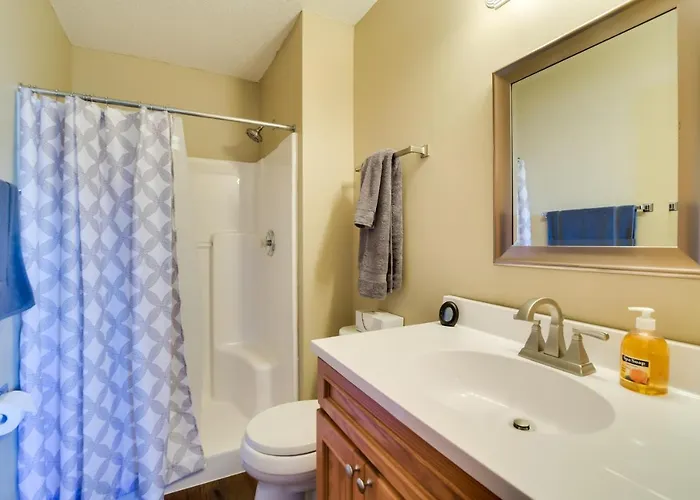 5 Mi To Dtwn: Pet-friendly 'wheatland Twin' Home! Holiday home Fargo