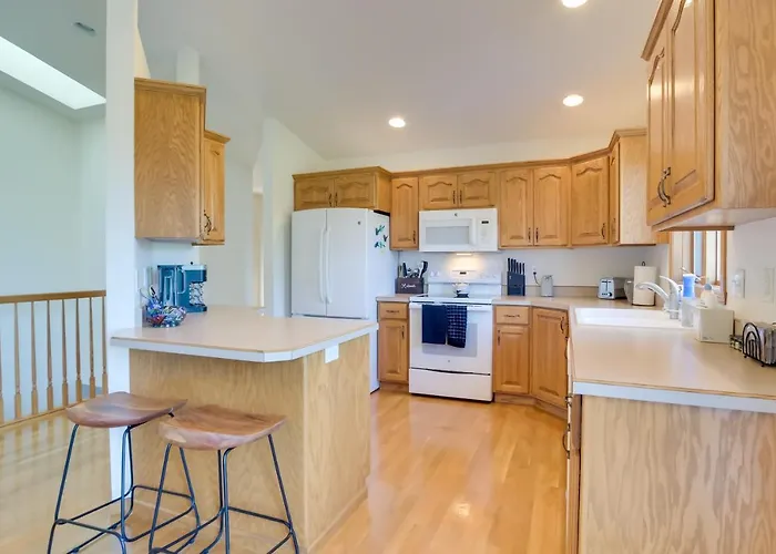 5 Mi To Dtwn: Pet-friendly 'wheatland Twin' Home!