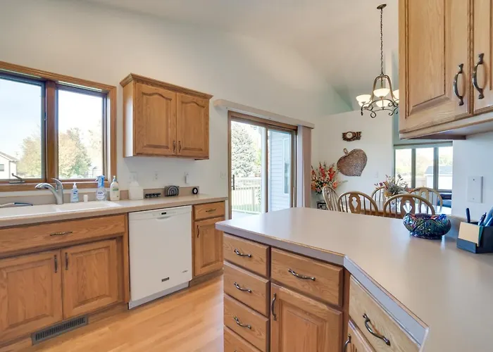Holiday home 5 Mi To Dtwn: Pet-friendly 'wheatland Twin' Home! Fargo