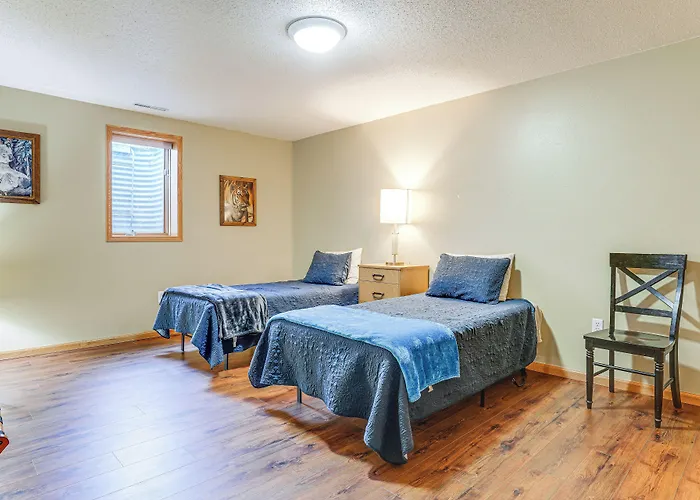 Holiday home 5 Mi To Dtwn: Pet-friendly 'wheatland Twin' Home! Fargo