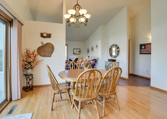 5 Mi To Dtwn: Pet-friendly 'wheatland Twin' Home! Holiday home