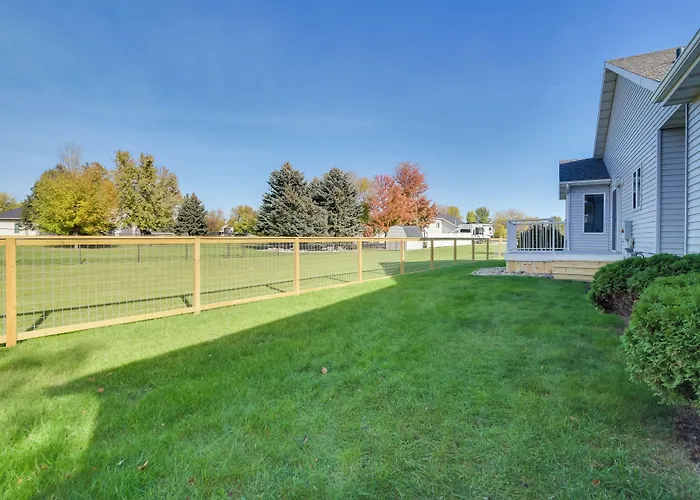 Holiday home 5 Mi To Dtwn: Pet-friendly 'wheatland Twin' Home! *