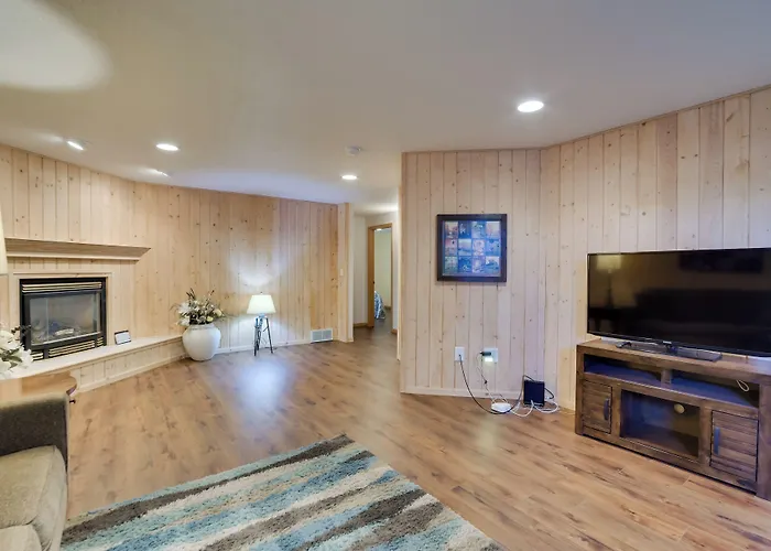 Holiday home 5 Mi To Dtwn: Pet-friendly 'wheatland Twin' Home! Fargo