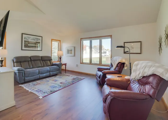 5 Mi To Dtwn: Pet-friendly 'wheatland Twin' Home! * Fargo